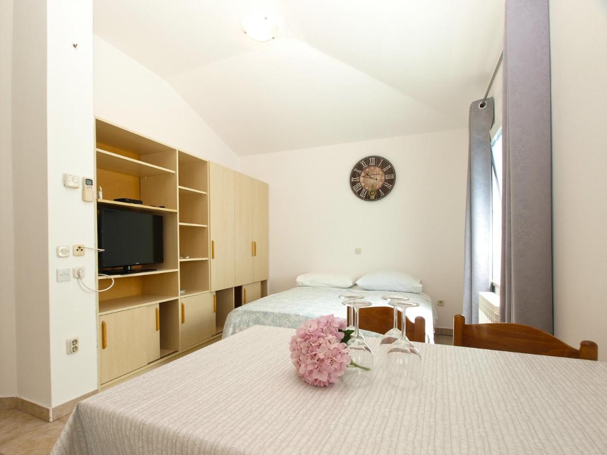 מדולין Apartments Biskupije 810 מראה חיצוני תמונה