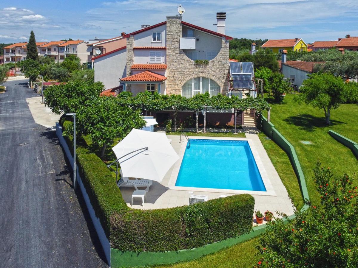 מדולין Apartments Biskupije 810 מראה חיצוני תמונה