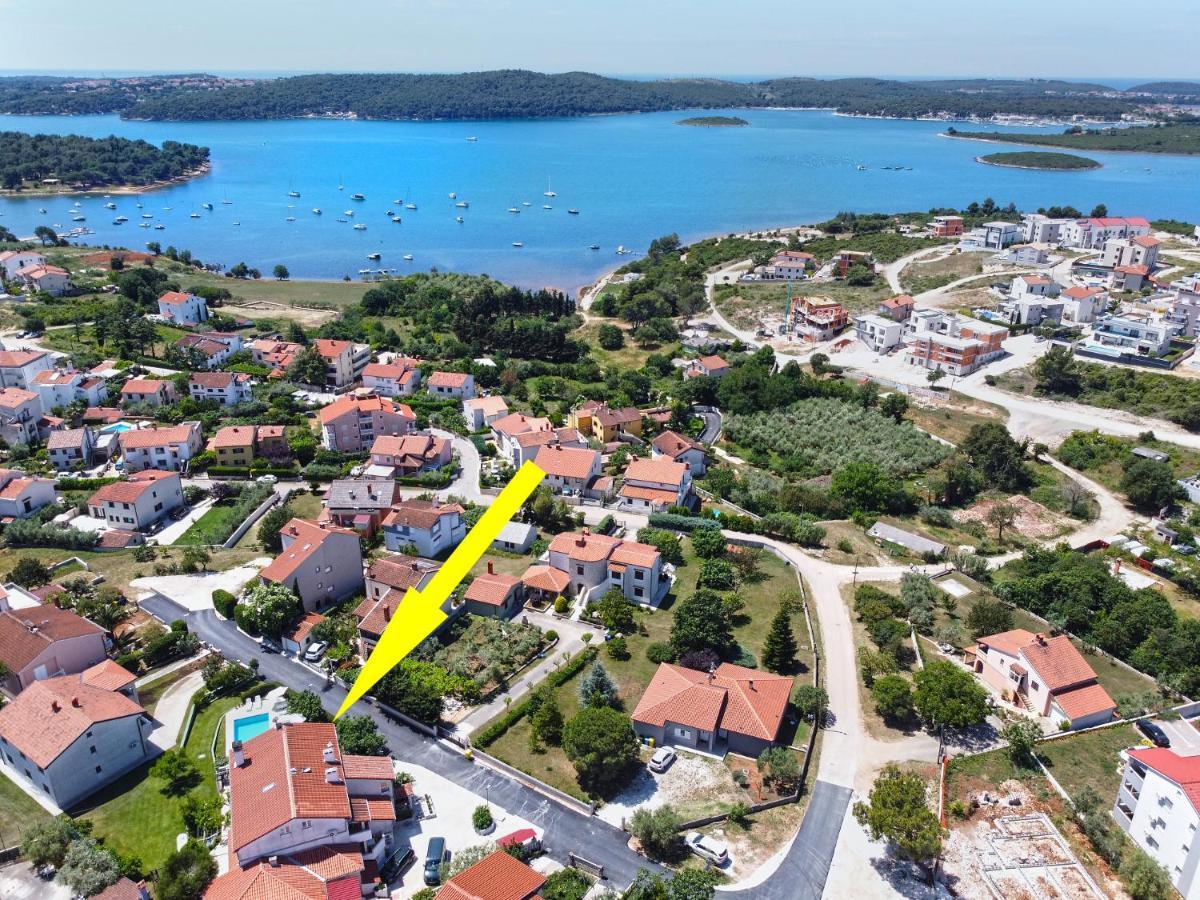 מדולין Apartments Biskupije 810 מראה חיצוני תמונה