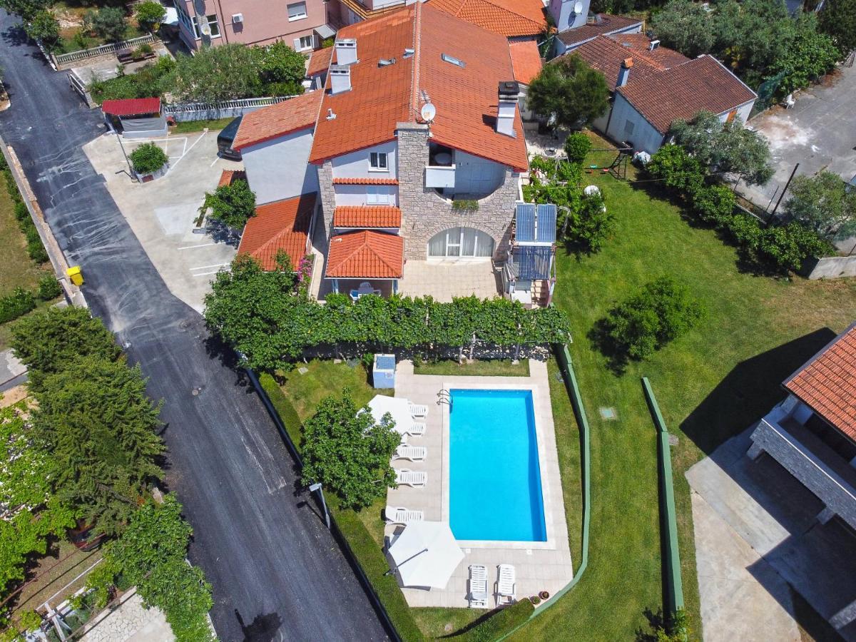 מדולין Apartments Biskupije 810 מראה חיצוני תמונה