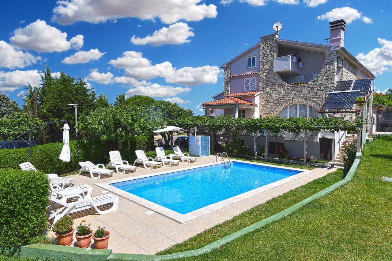 מדולין Apartments Biskupije 810 מראה חיצוני תמונה