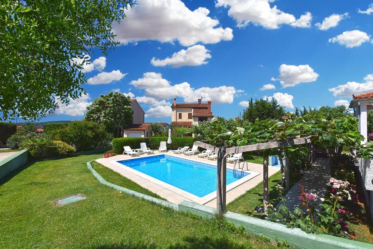מדולין Apartments Biskupije 810 מראה חיצוני תמונה