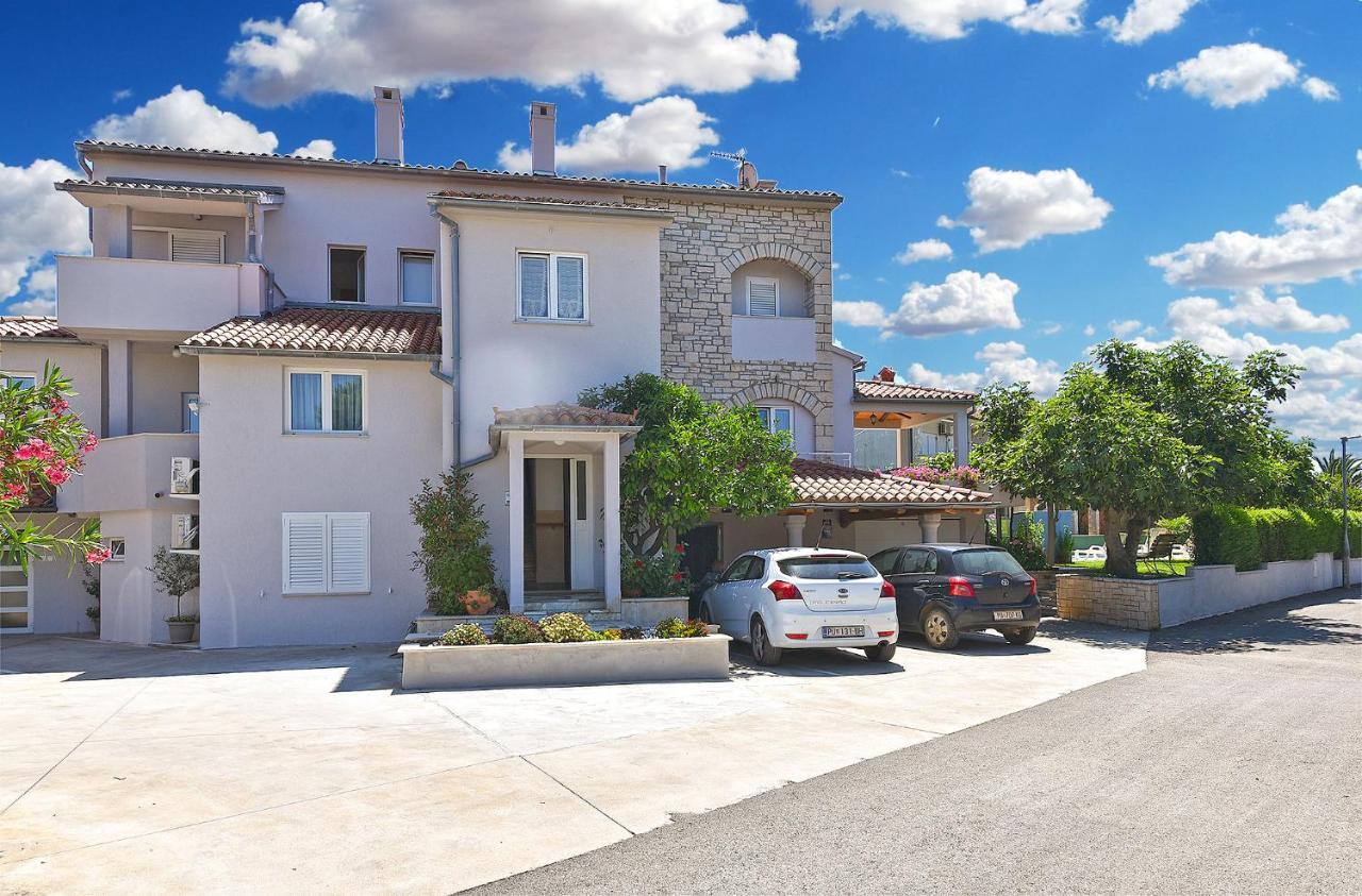 מדולין Apartments Biskupije 810 מראה חיצוני תמונה